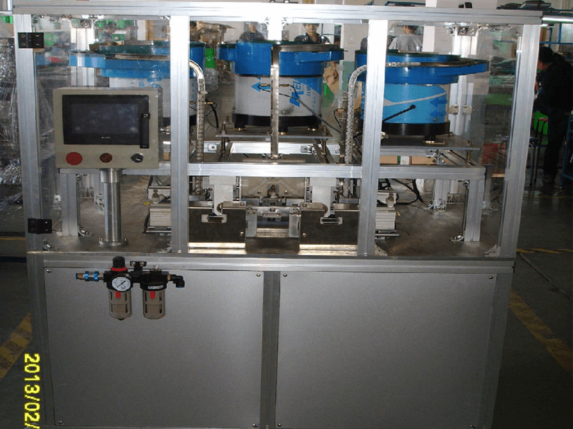 Double head assembly machine for spray gun tube